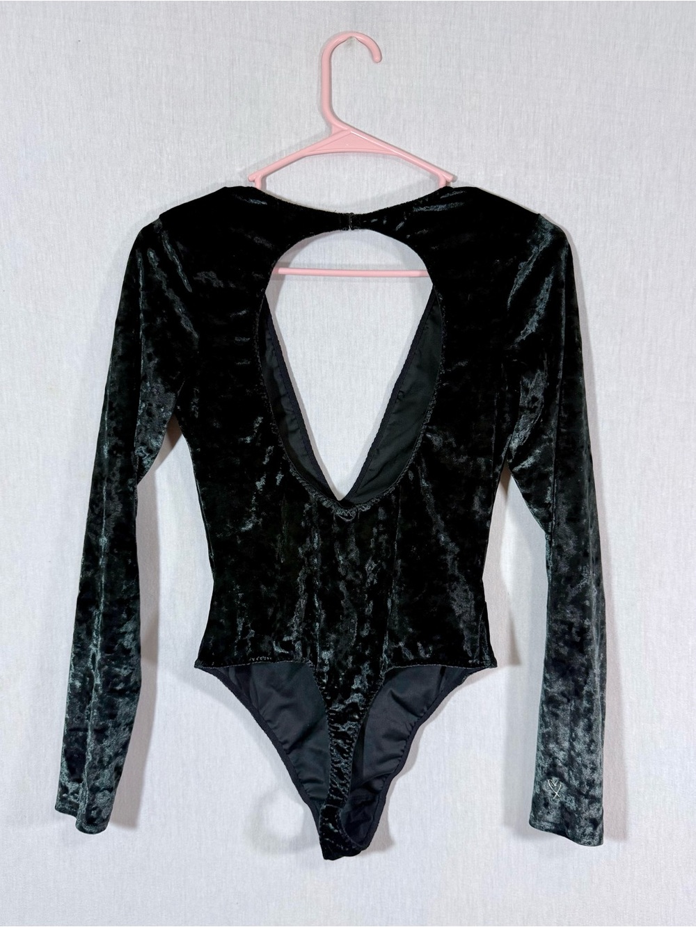Victoria’s Secret XS Black Velvet Long Sleeve Plunge Backless thong Bodysuit - Picture 3 of 6